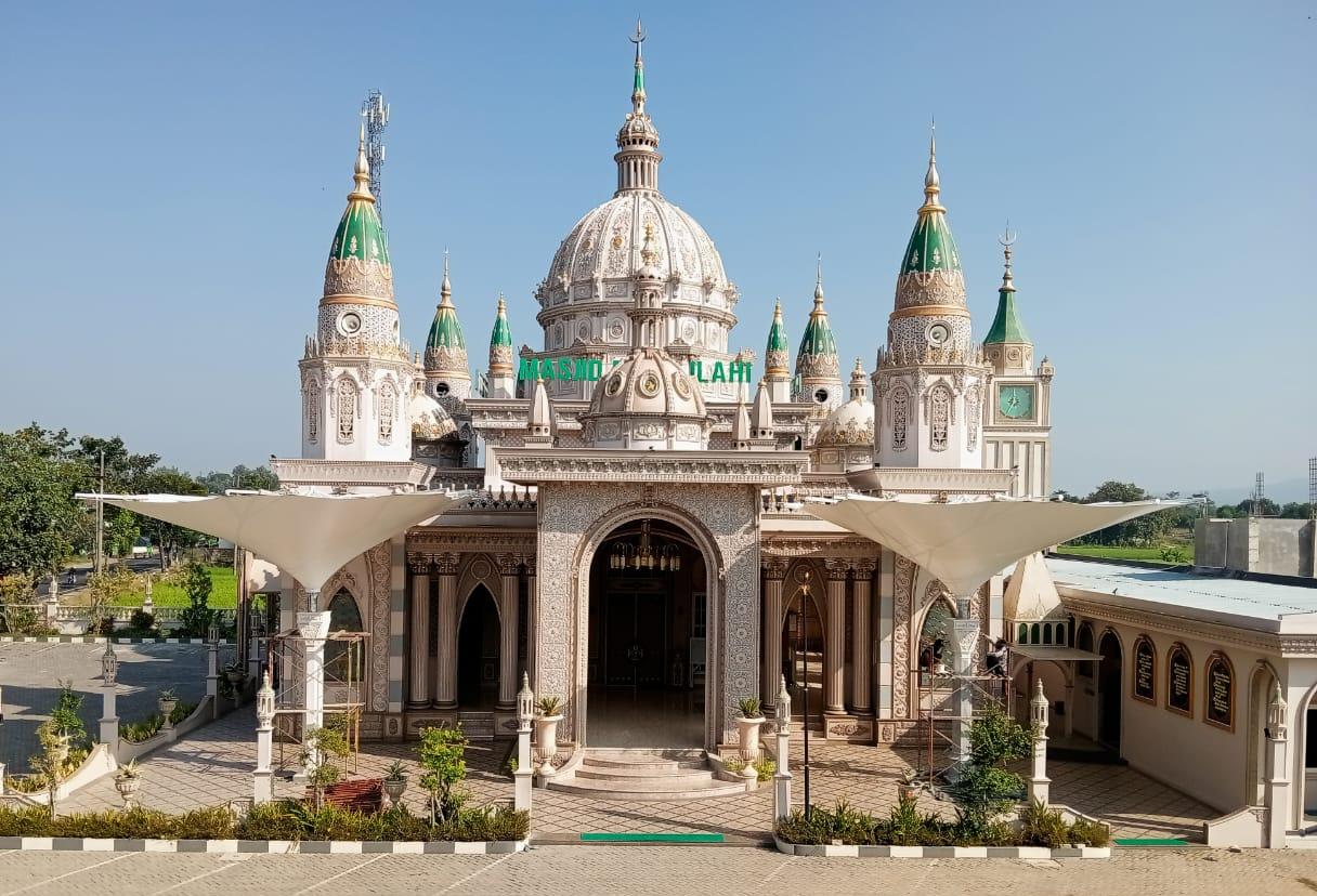 Kanopi membran masjid ukuran 15 x 10 meter karya Tensile Membrane Indonesia di Nganjuk