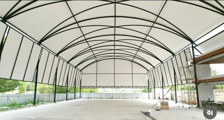 Kanopi membran lapangan padel ukuran 30 x 20 meter karya Tensile Membrane Indonesia di Tangerang